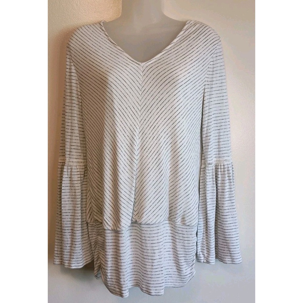 Knox Rose Women's M Striped Bell Sleeve V Neck Top Boho Tunic White Gray